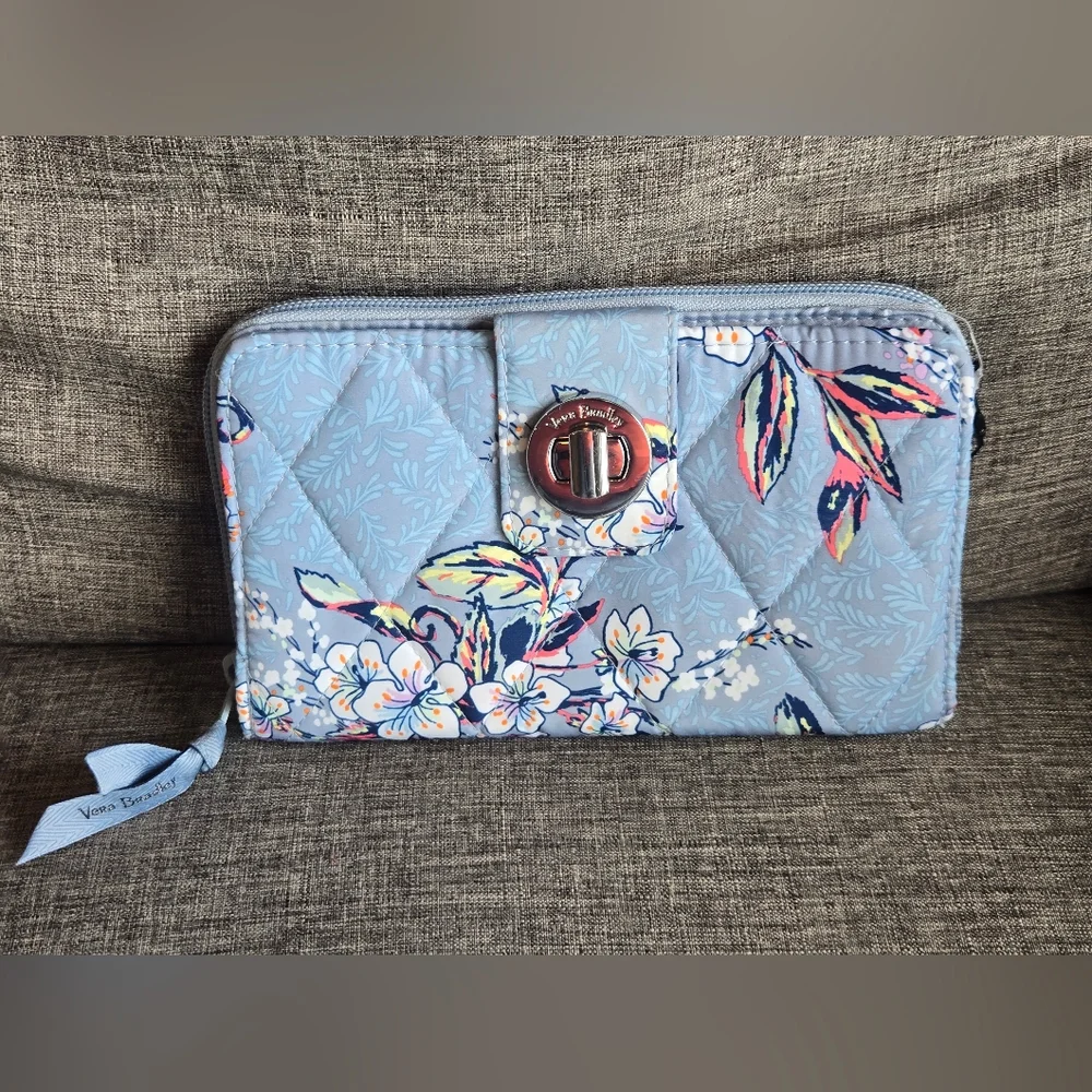 Vera Bradley Ultralight RFID Turnlock Wallet Cherry Blossoms New Without Tags